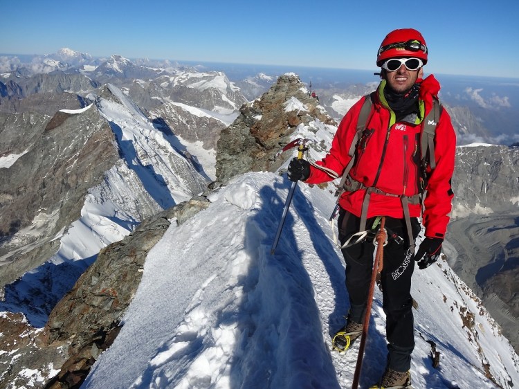 Un servidor en la cima del Cervino.