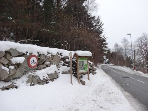 Camino de la carretera de montaña a Fontverd