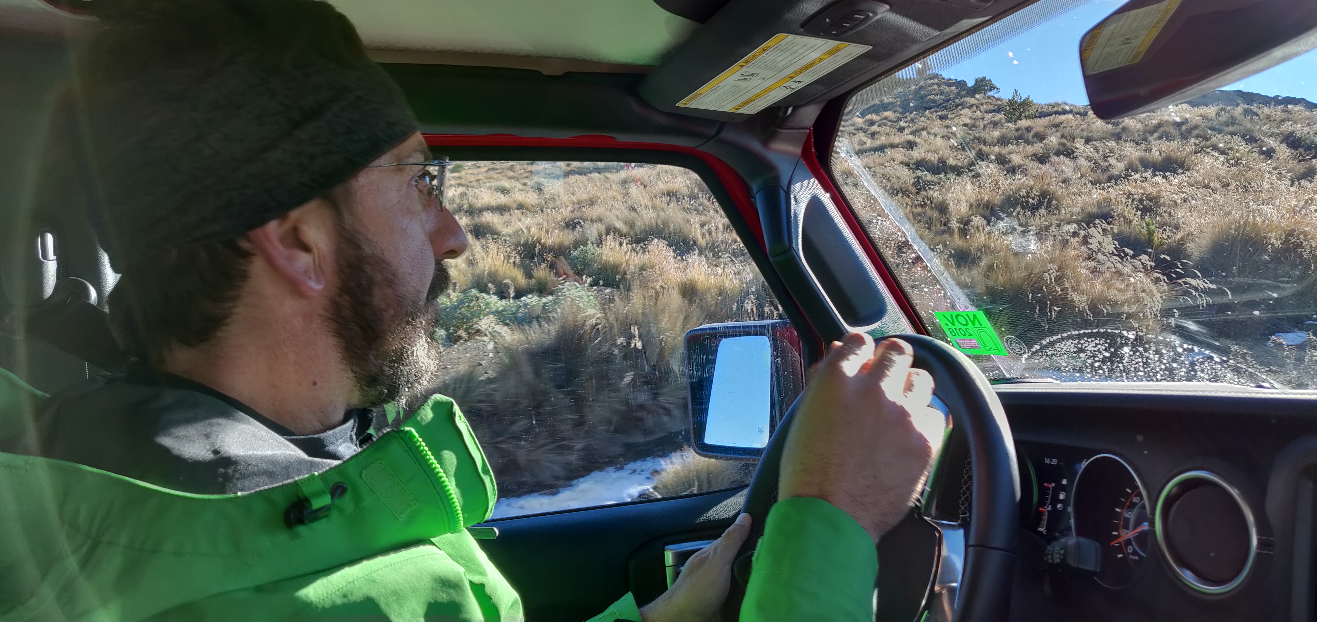 Yuri a los mandos de su camioneta